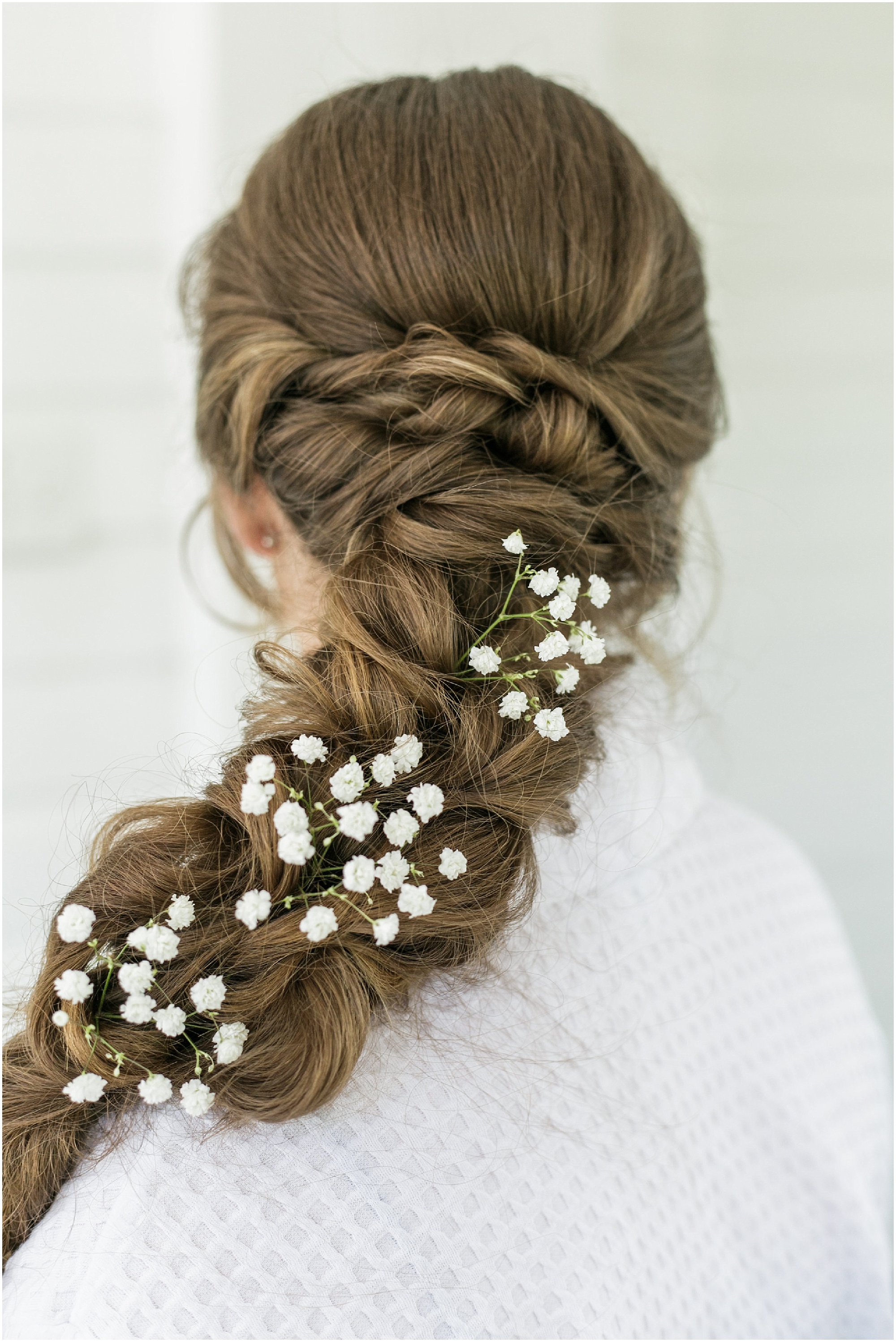 Photo of the brides hair.