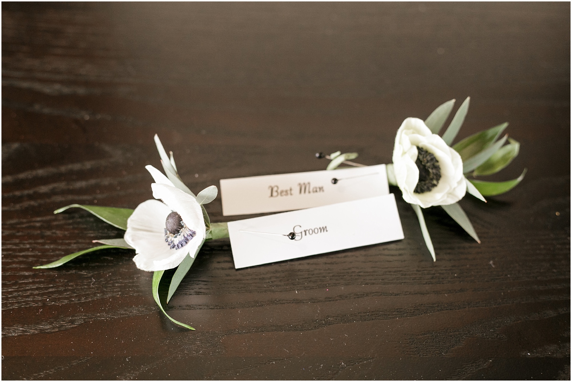 Unique boutonniere for the groom and best man. 