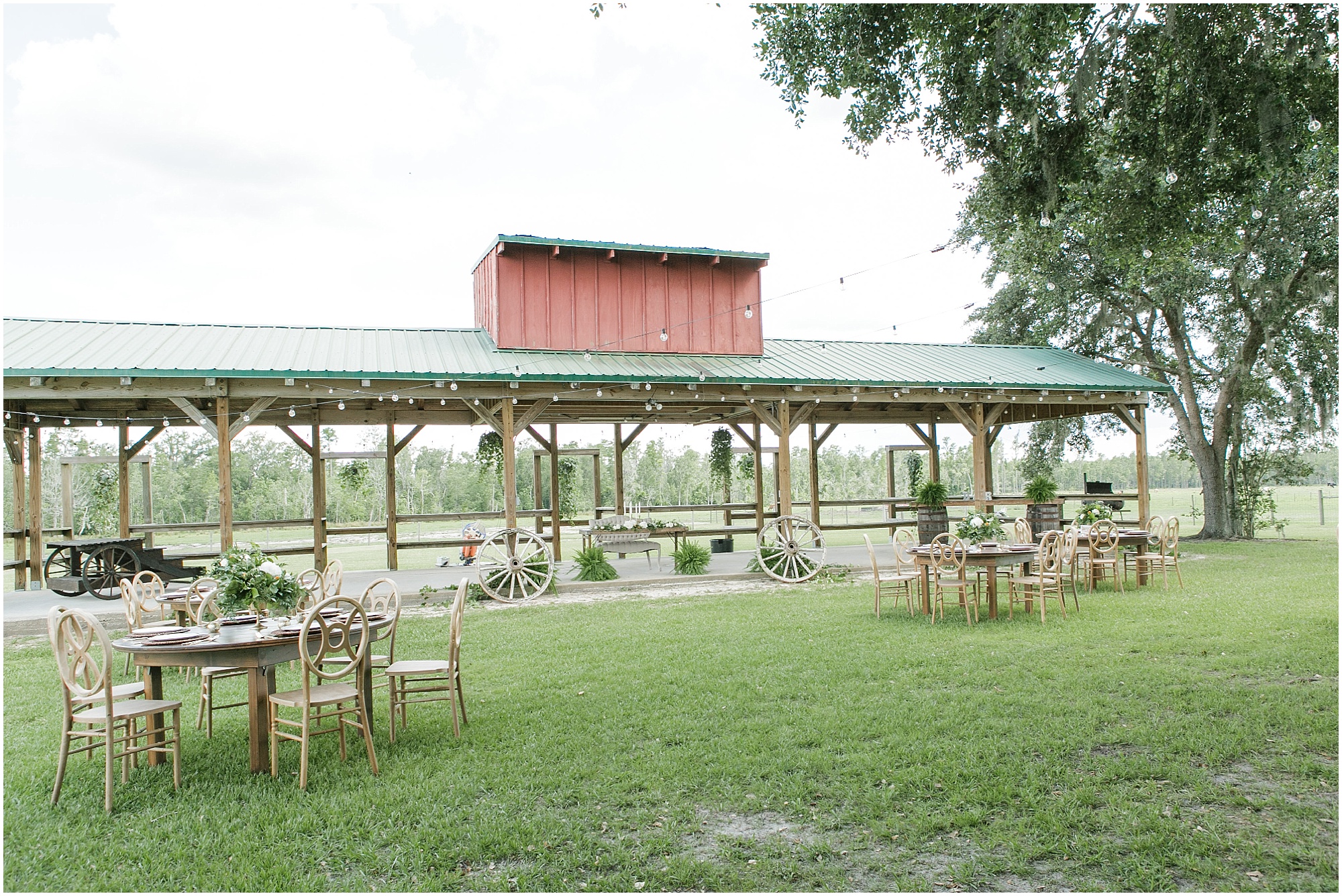 Outdoor wedding reception space at Sunny Acres Lodge