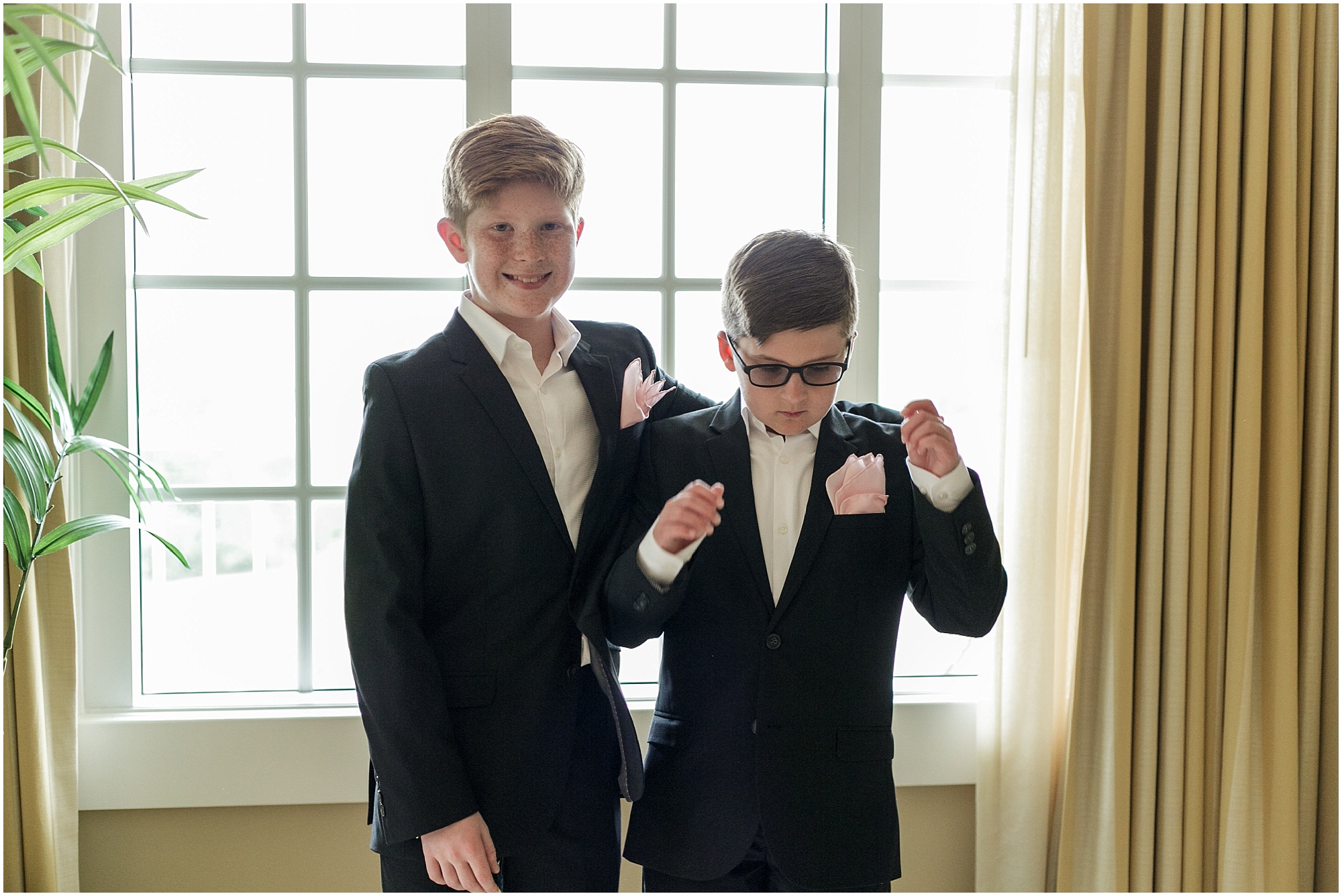 Boys surprised after seeing their mom on her wedding day