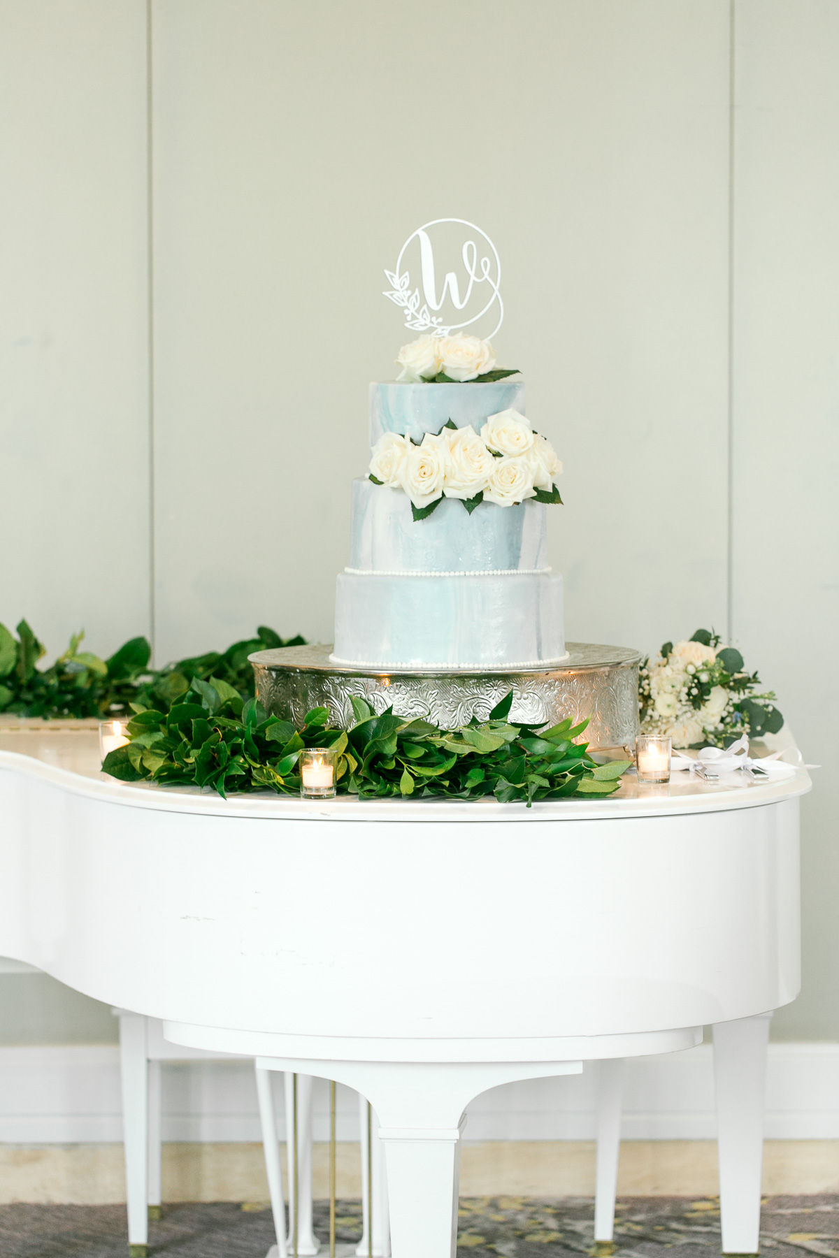 blue and white wedding cake for vintage style wedding